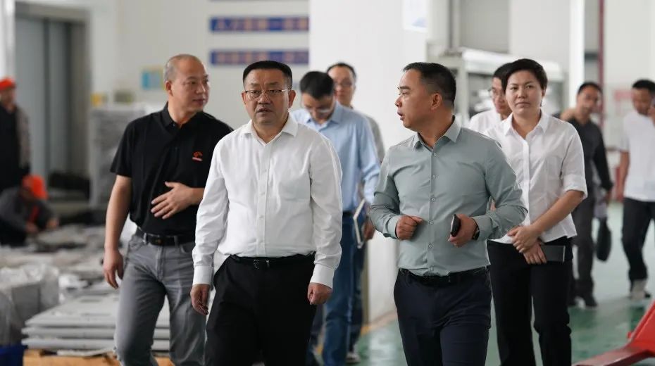 佛山市南海區(qū)委顧書記一行蒞臨峰華卓立視察調(diào)研